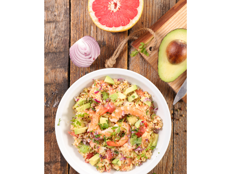 Cold rice with pink grapefruit, avocado and shrimp