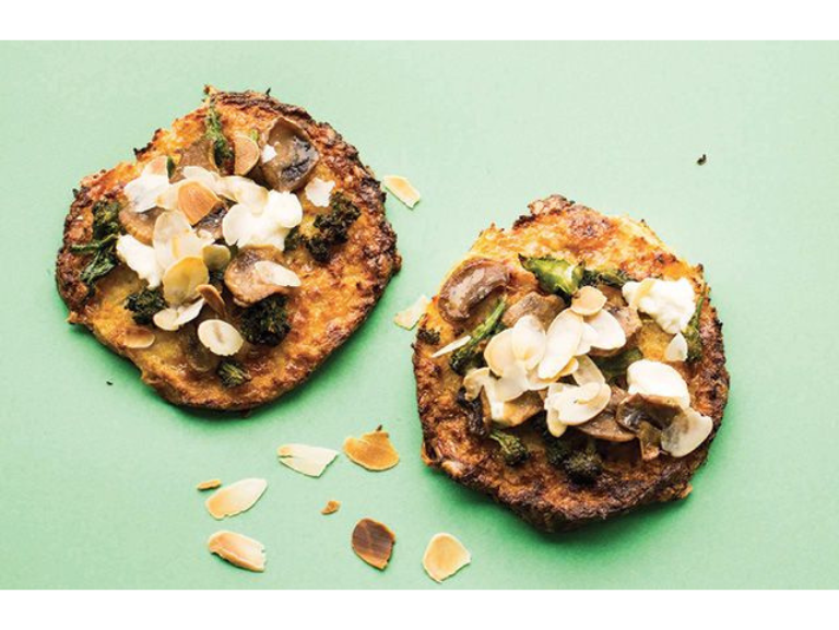 Gluten-free mini pizzas with turnips and goat cheese